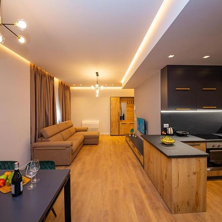 Central Chic Apartments Tiranë Ngoại thất bức ảnh